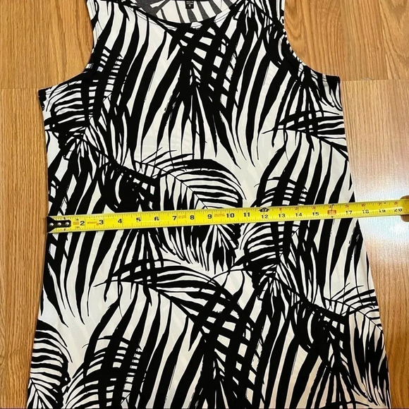 Tiana B. Sleeveless Black White Palm Leaf Printed Maxi Dress Slit Size S… - Picture 8 of 10